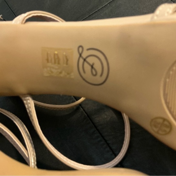 Chinese Laundry Beige Strappy Heels - Square Toe Platform Sandals (size 8.5) - Picture 9 of 13